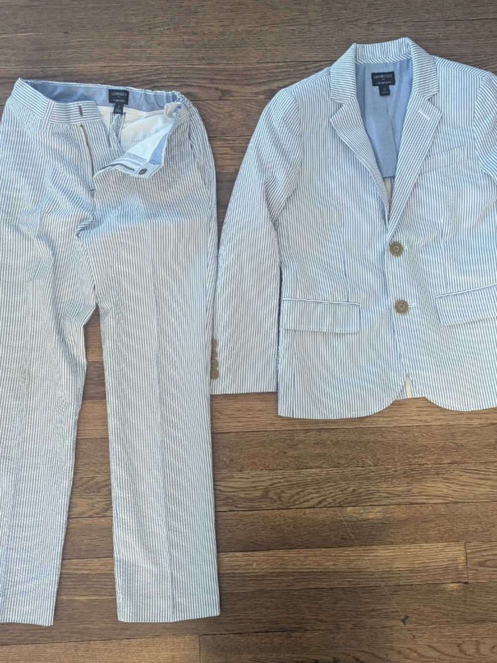 Like New seersucker boys summer suit from Crewcuts size 8 jacket and pants